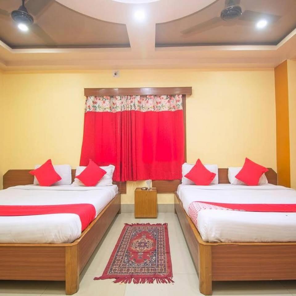 Hotel Nandanik Palace Falakata Exterior photo