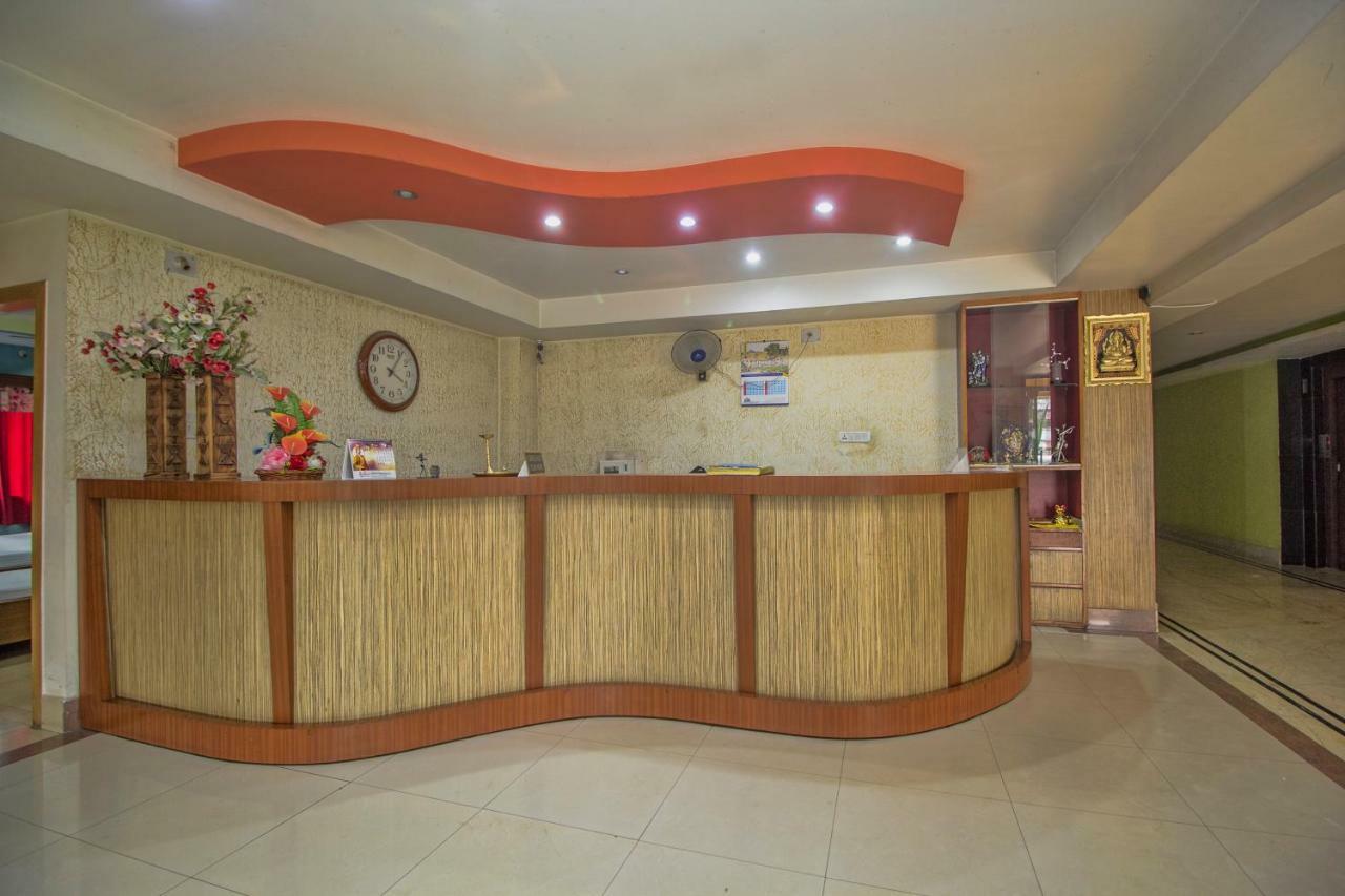 Hotel Nandanik Palace Falakata Exterior photo