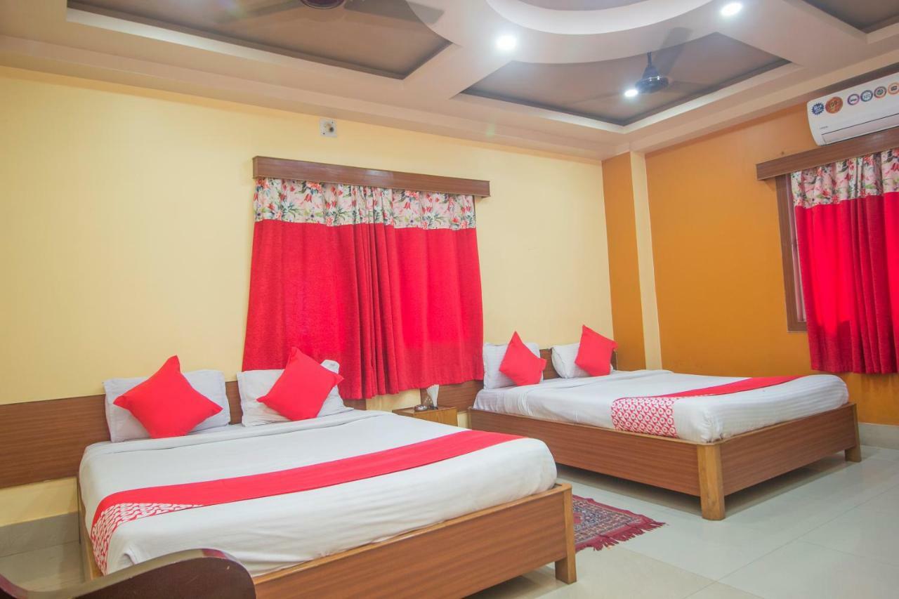Hotel Nandanik Palace Falakata Exterior photo