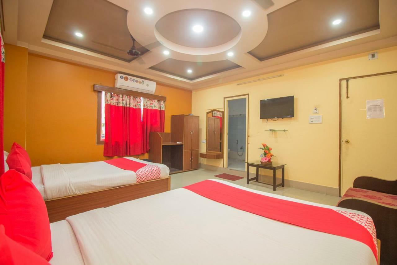 Hotel Nandanik Palace Falakata Exterior photo