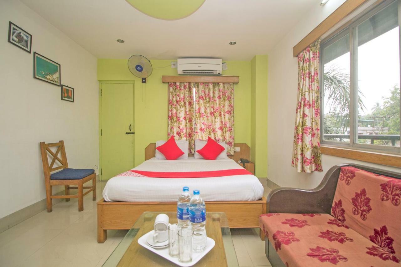 Hotel Nandanik Palace Falakata Exterior photo